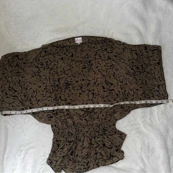 Parker Silk Animal Print Army Green Brown Black Design Ruffle Blouse Smocked S - Picture 9 of 12